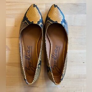 ✅5/$25 Women 6.5 leather Zodiac Ballet Flat dress Shoes snakeskin print like new
